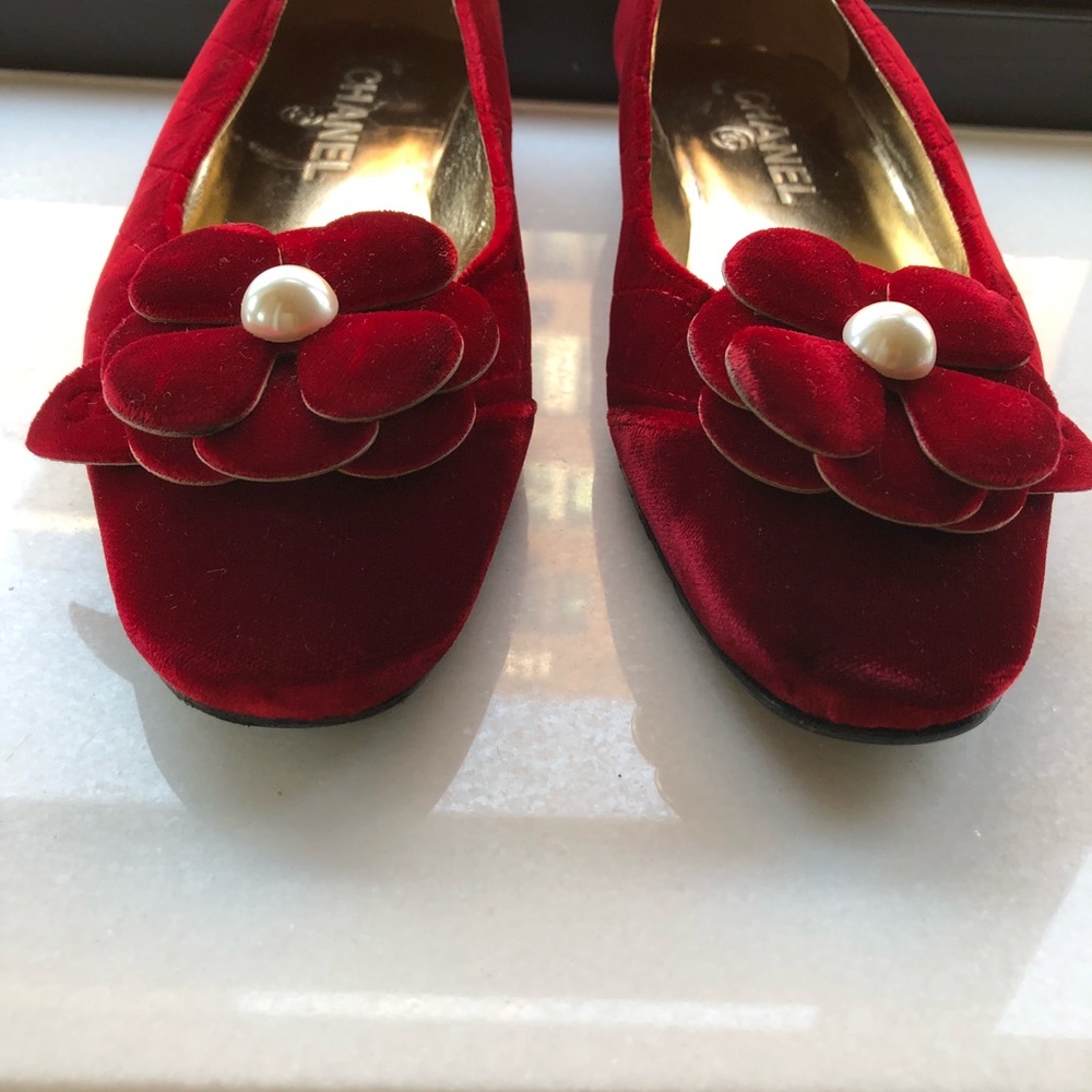 Vintage Chanel Shoes! - Picture 3 of 8